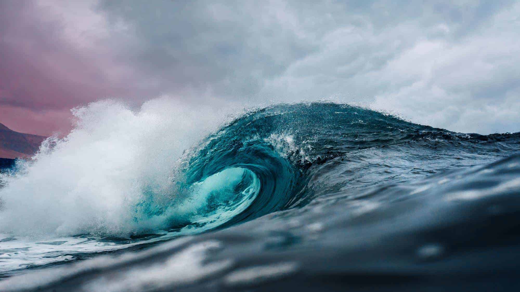 Wave crashing