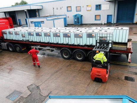 Loading IBCs onto a lorry