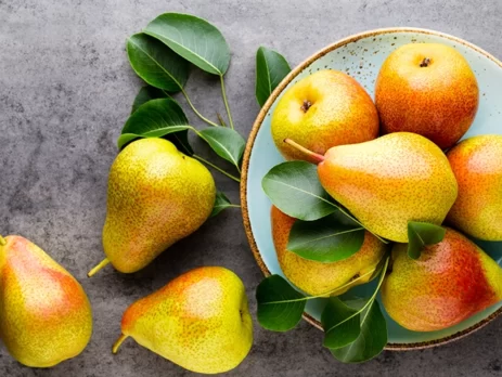 Pears in a ceramic bowl
